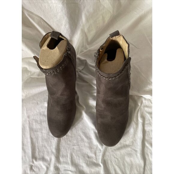 Brown Suede Ankle Booties With Side Zipper & Stacked Heel By AVA & VIV Size 8W - Picture 3 of 9